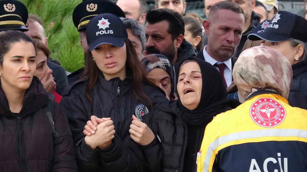 Kazada şehit düşen polis memuru için uğurlama töreni düzenlendi