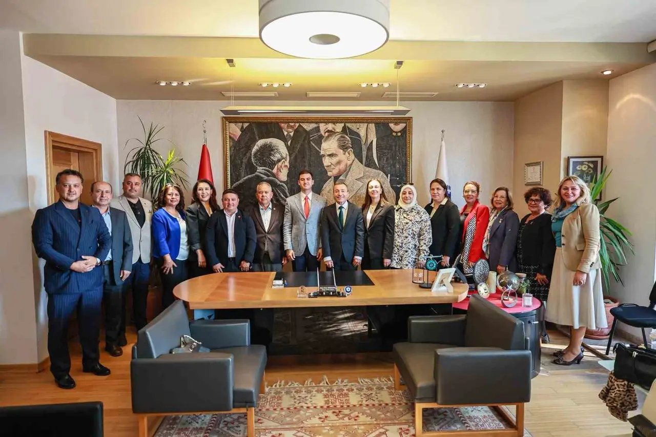 Bodrum’da 56 mahalle muhtarı için anlamlı kutlama