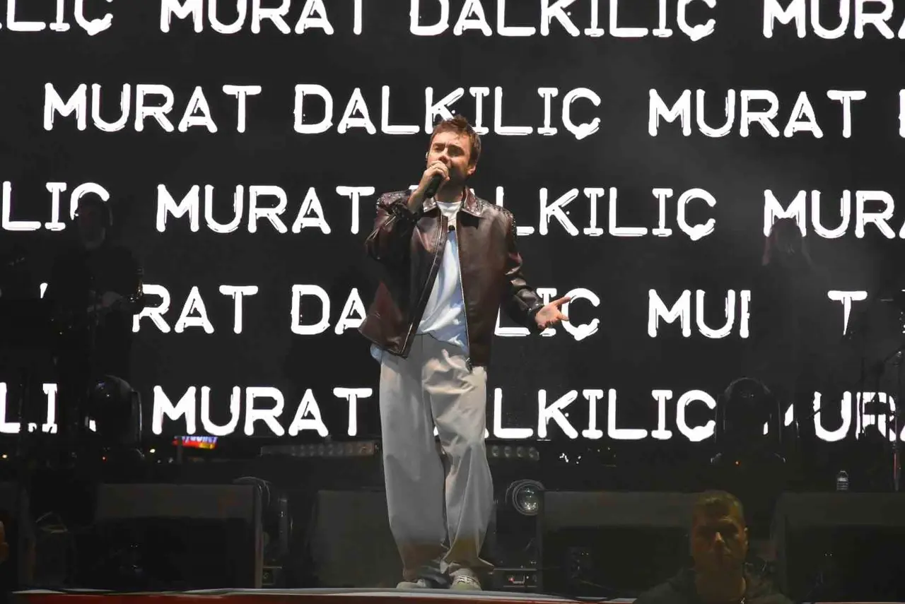 Pendik’te Cumhuriyet coşkusu Murat Dalkılıç konseriyle kutlandı