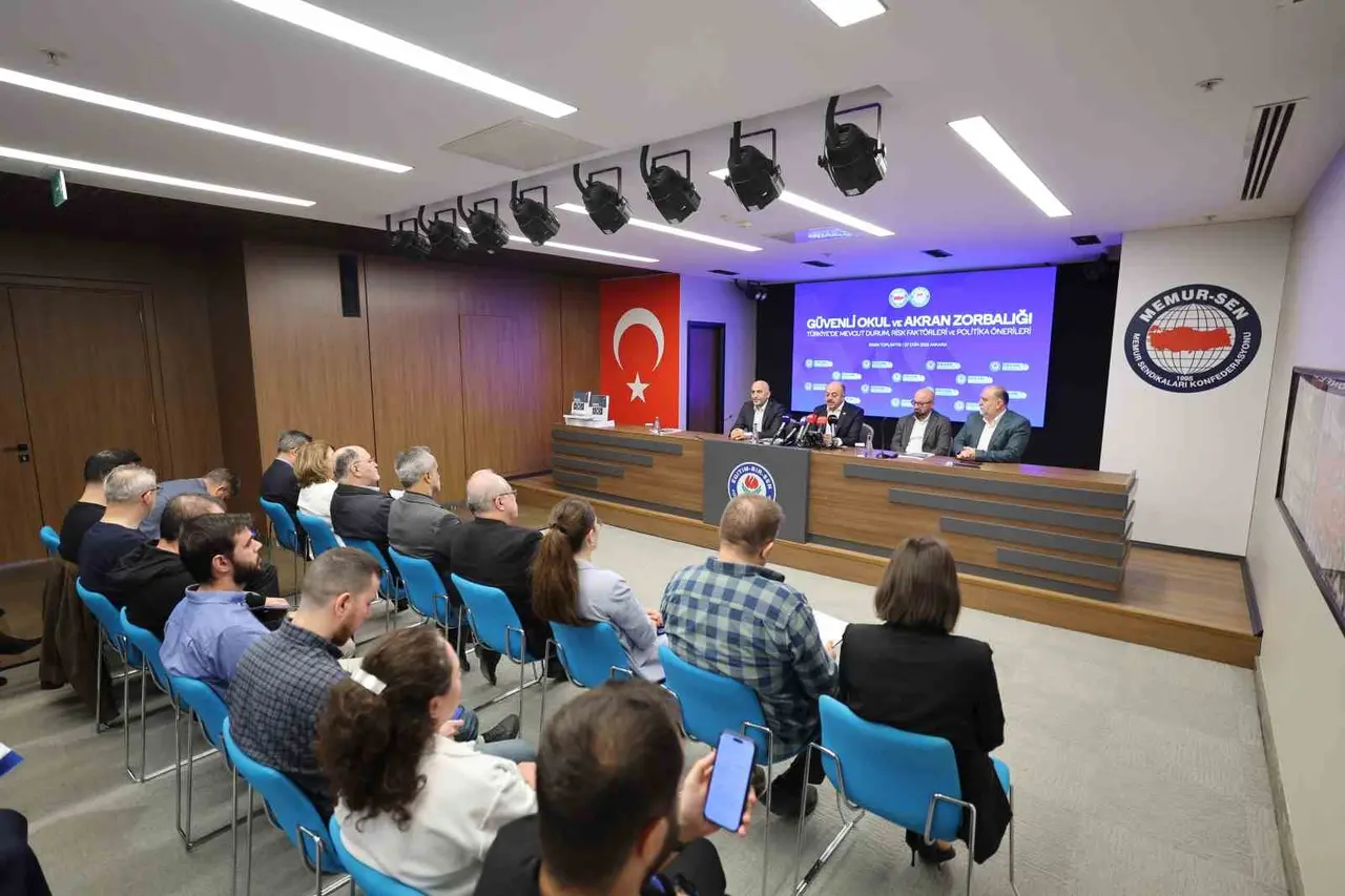 Eğitim-Bir-Sen Genel Sekreteri Yavuz: "Öğretmenlerimizin yüzde 90,7’si, mesleğe başladıkları dönemle kıyaslandığında öğretmen otoritesinin zayıfladığını düşünüyor"