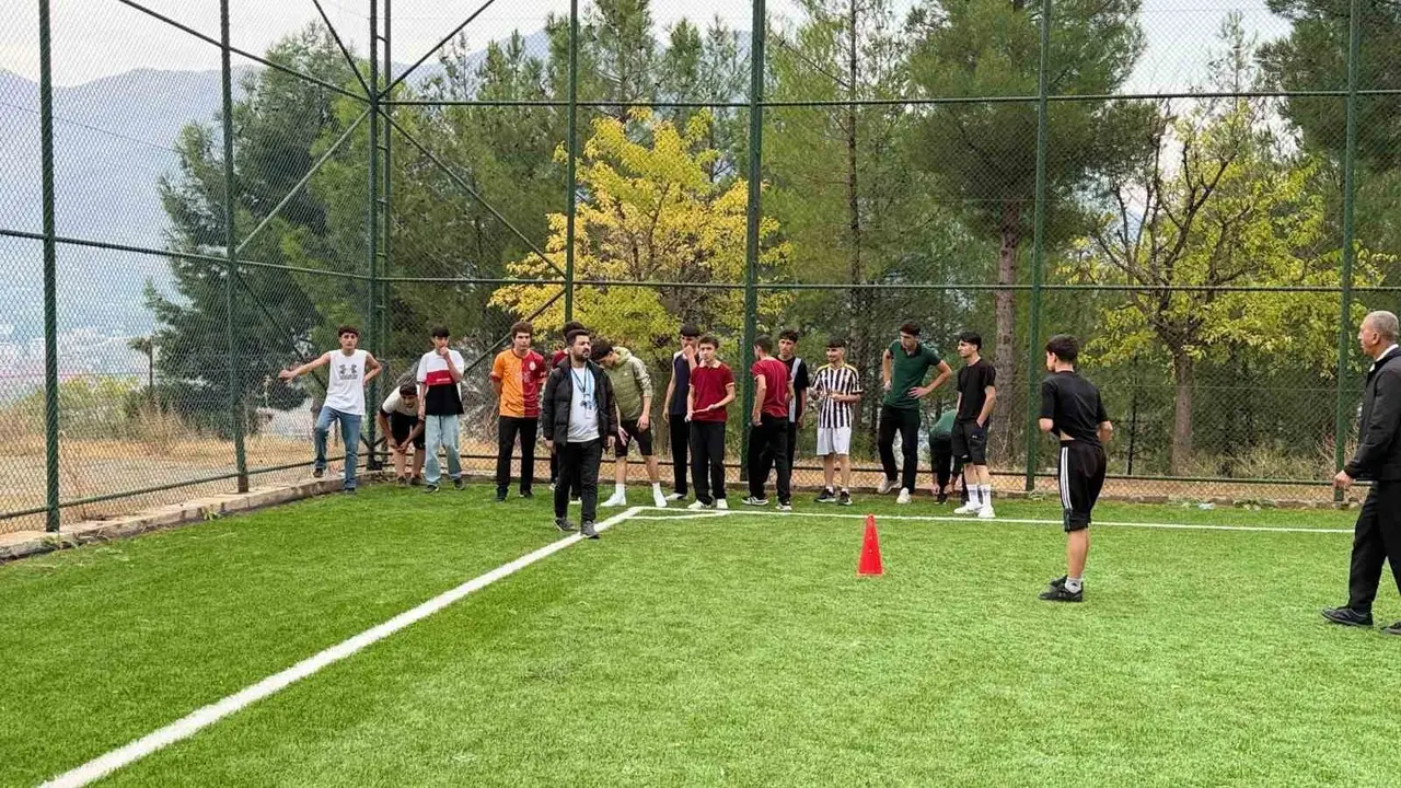 Sason’da Cumhuriyet Kupası Atletizm Yarışmalarına 110 öğrenci katıldı