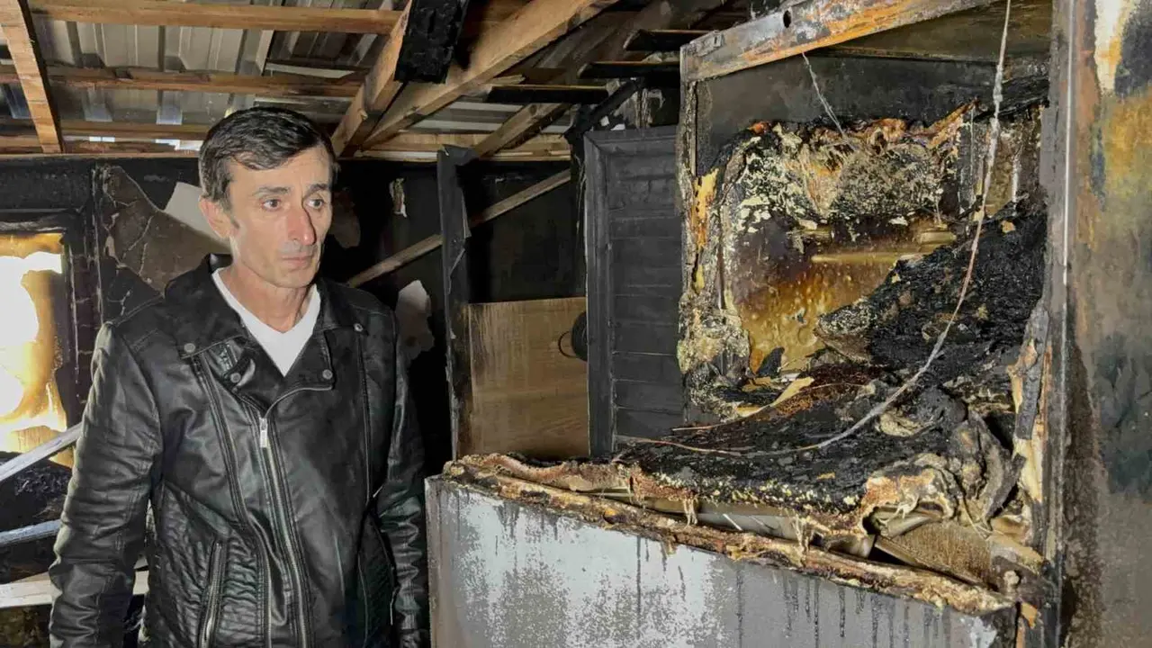 Samsun’da ev yangını: Tüm eşyalarını kaybeden aile evsiz kaldı