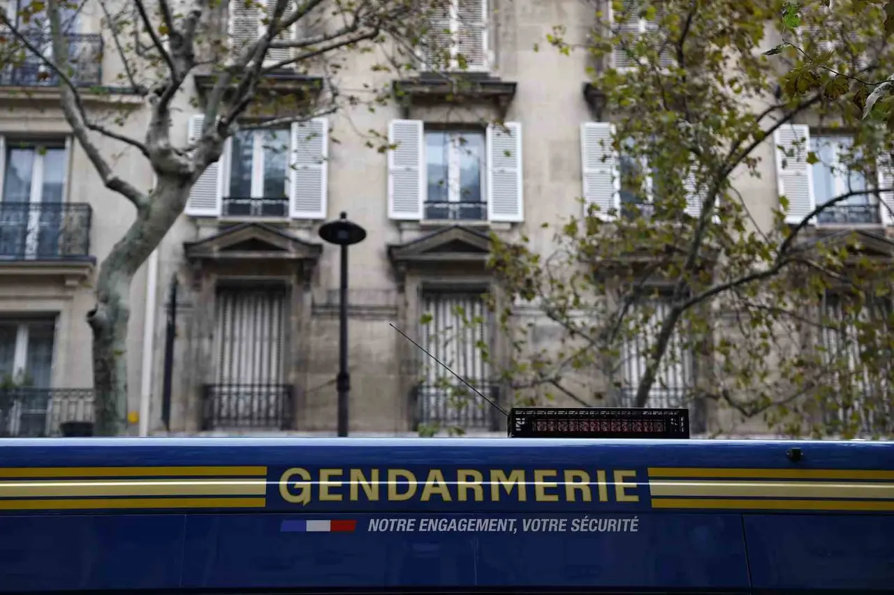 Paris sokaklarına gösteri öncesi polis ve jandarma konuşlandırıldı