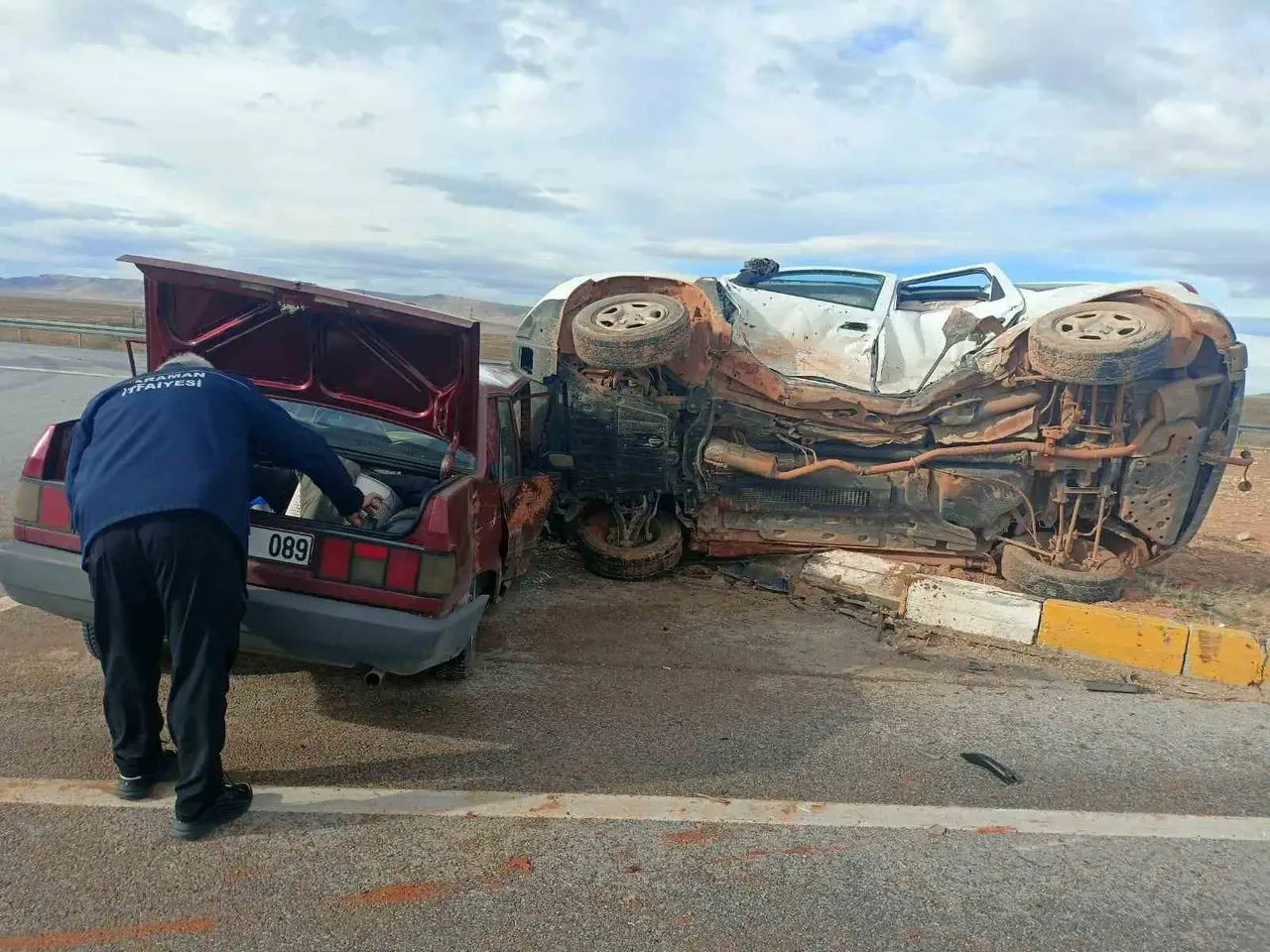 Karaman’da otomobille cip çarpıştı: 2 yaralı