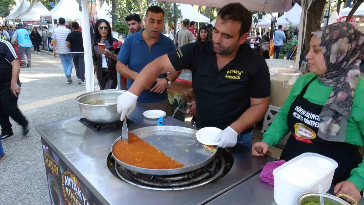 Depremin ardından yeniden inşa edilen Antakya’yı damak çatlatan lezzetlerin kokusu sardı