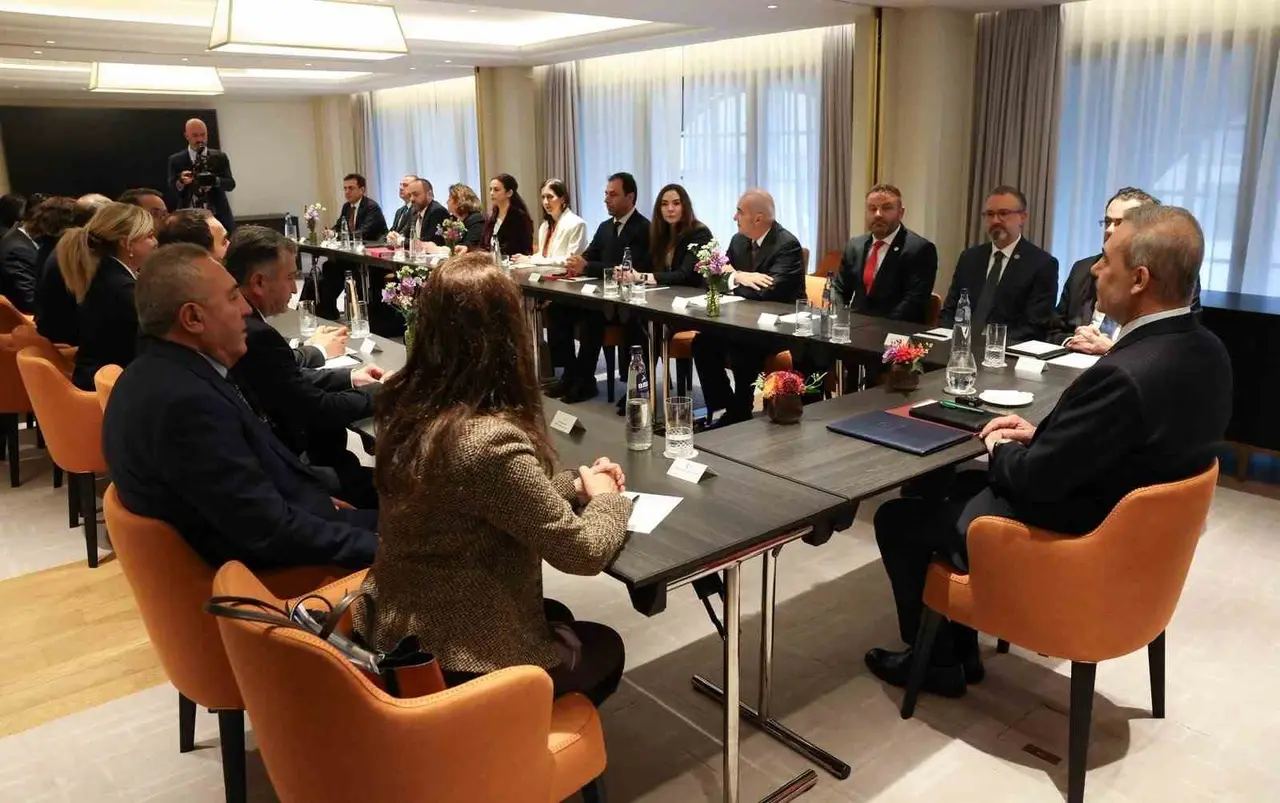 Bakan Fidan, STK temsilcileriyle bir araya geldi