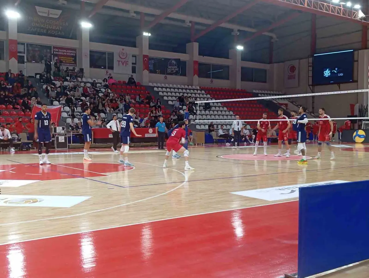 Onikişubat Belediyespor Efeler Ligi’ndeki ilk galibiyetini aldı