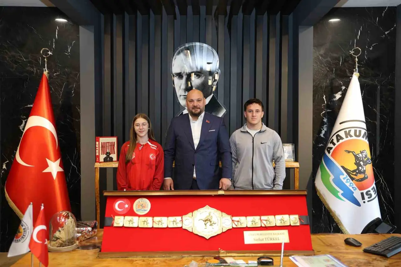 Atakumlu sporcu güreşte dünya şampiyonu oldu