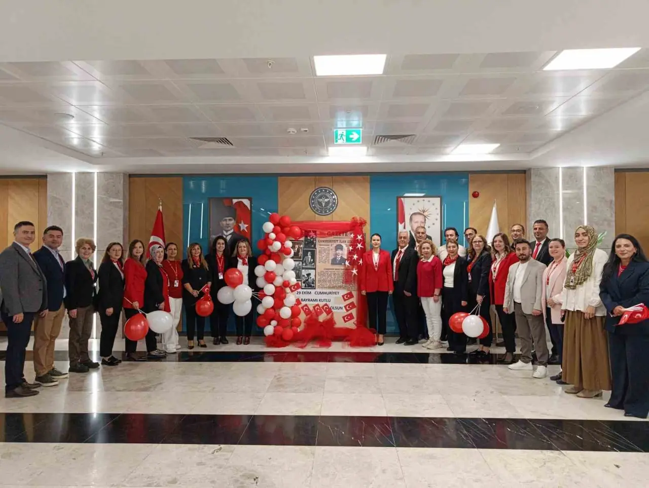 Cumhuriyet Bayramı coşkusu hastane koridorlarına taşındı