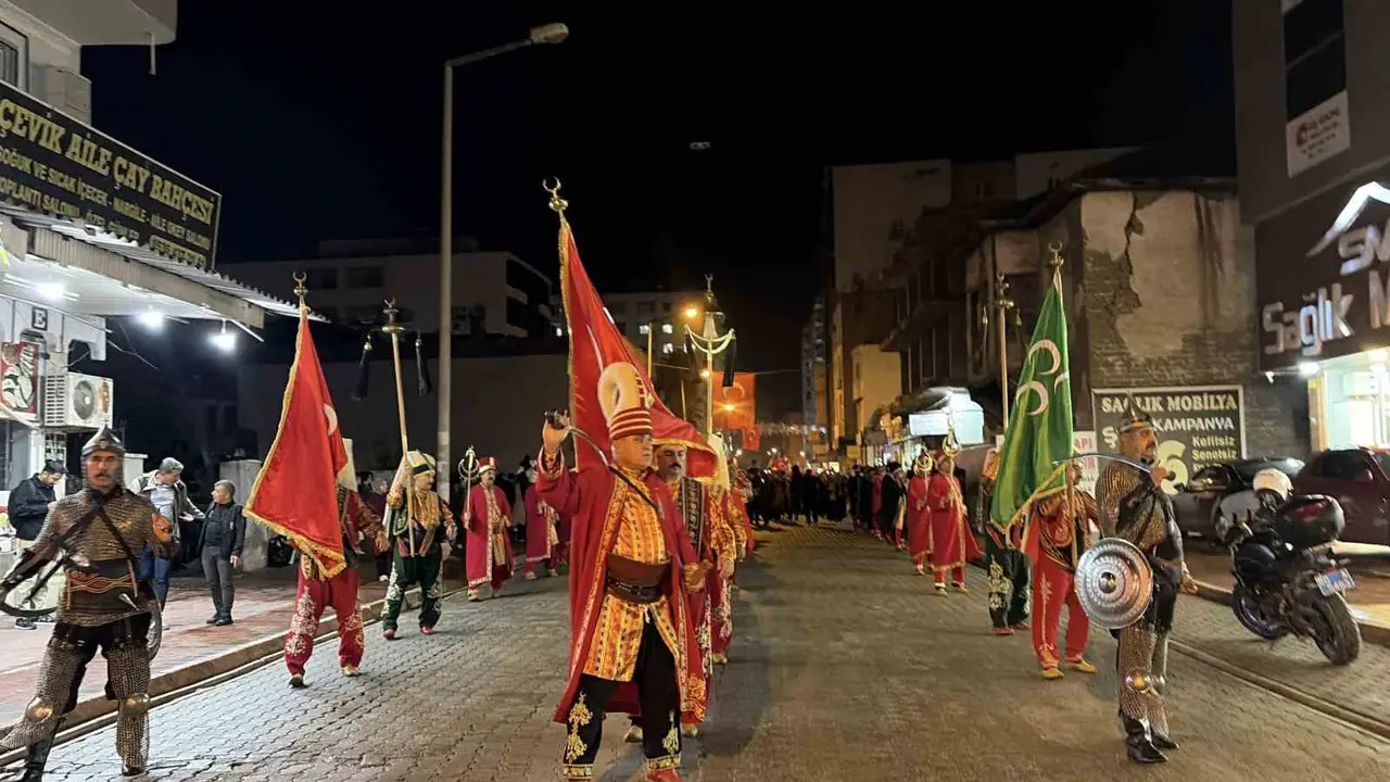 Osmaniye’de Cumhuriyet’in 103. yılı 103 metrelik Türk bayrağıyla kutlandı