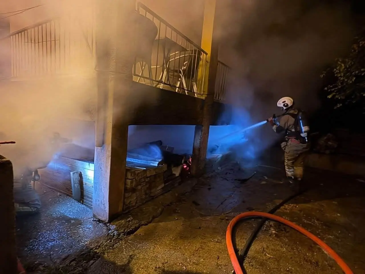 İskenderun’da bodrum katta çıkan ev yangını söndürüldü