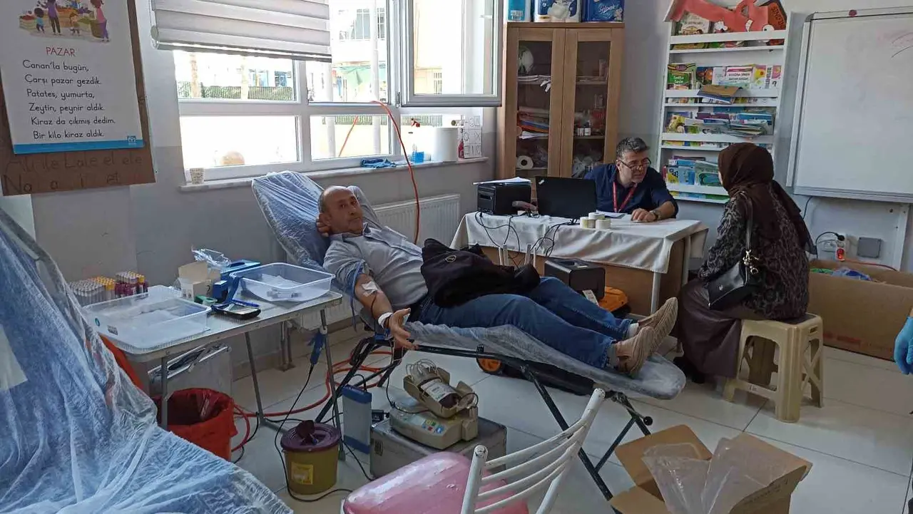 "Okulumda ‘Kan’panya Var" etkinliğinde 60 ünite kan bağışı