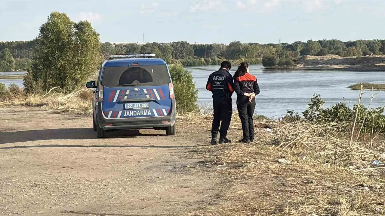 Meriç Nehri’nde botu alabora olan Iraklı ailenin kayıp son çocuğu için arama çalışmaları sürüyor