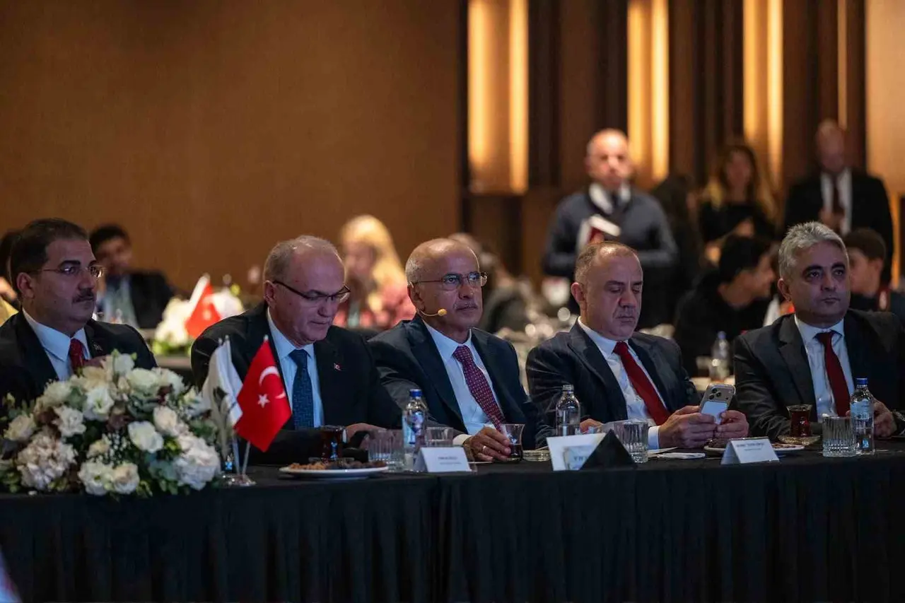 Başkan Er: "Şehrimizin geleceğini sanayi, turizm ve alt yapısıyla daha da güçlendiriyoruz"