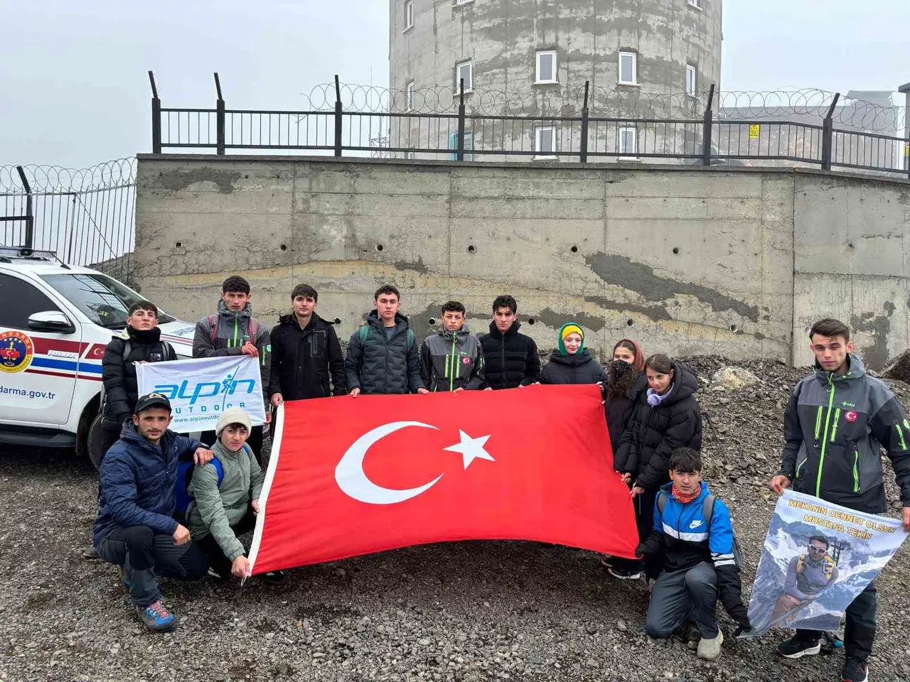 Palandöken’in zirvesine Cumhuriyet tırmanışı