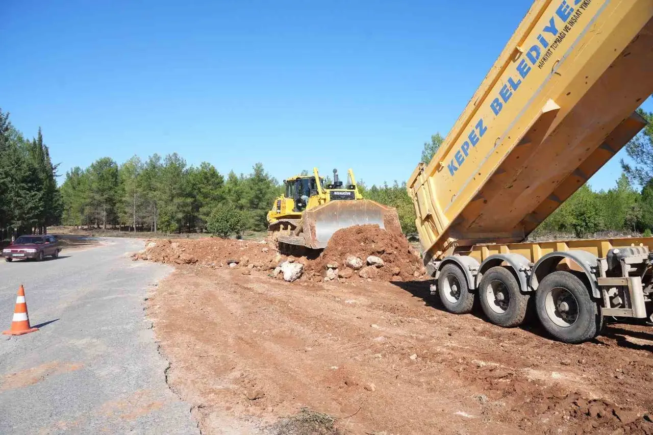 Kepez Belediyesi’nden Aktoprak Mahallesi’nde yol düzenlemesi