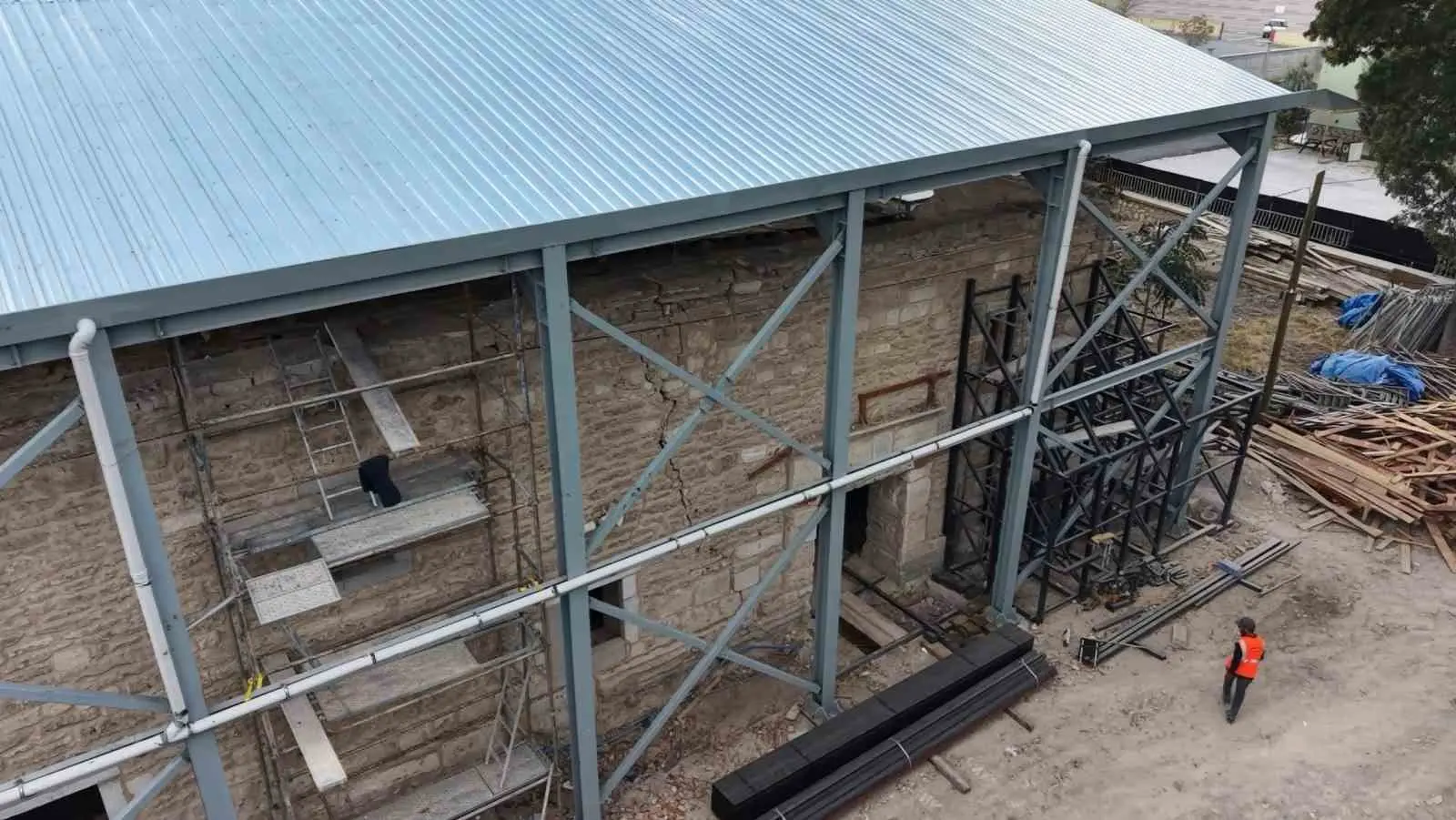 (Düzeltme) Eskil Ulu Camii yeniden ibadete açılmayı bekliyor