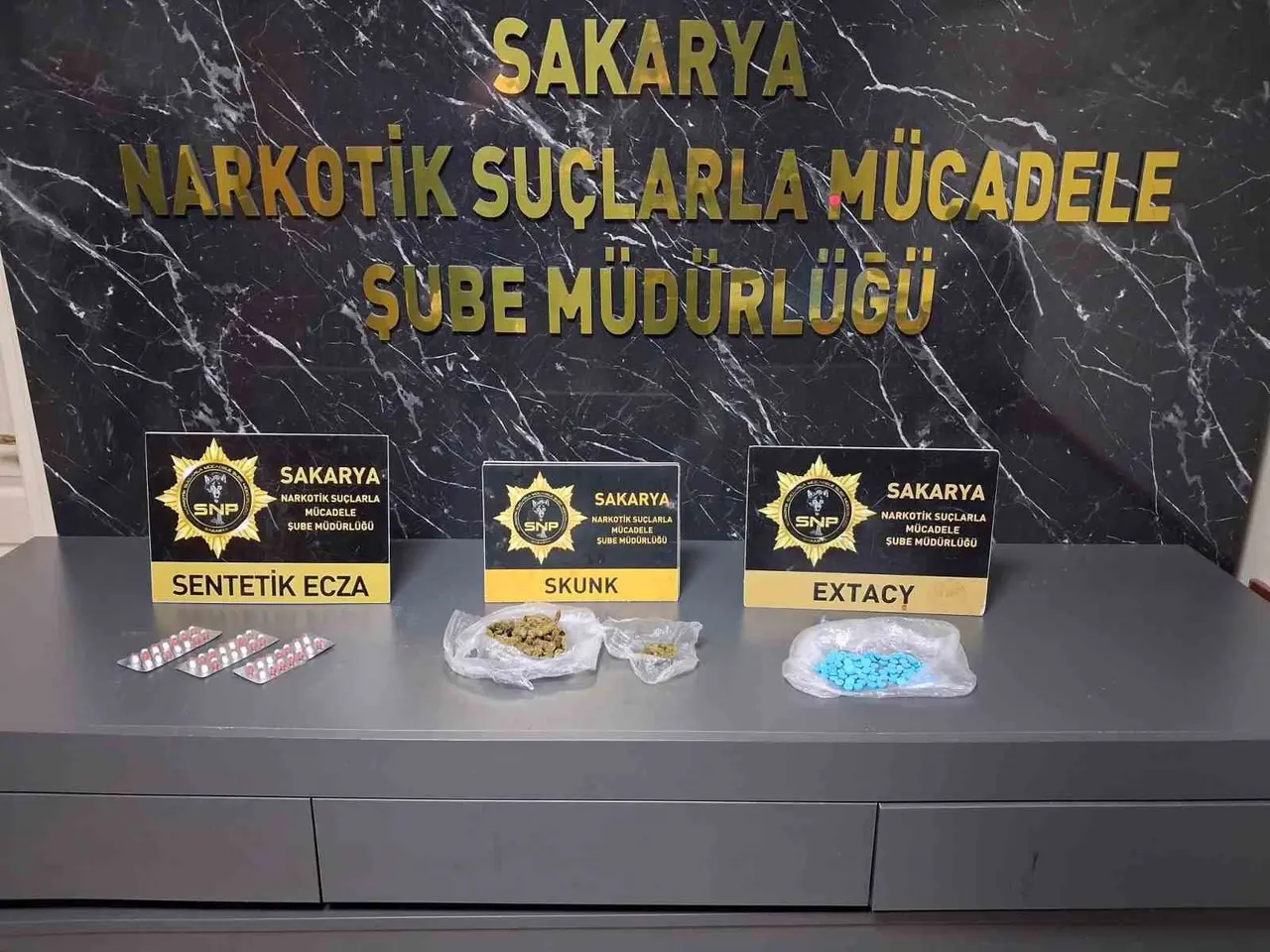 Sakarya’nın 2 ilçesinde uyuşturucu operasyonu: 3 tutuklama