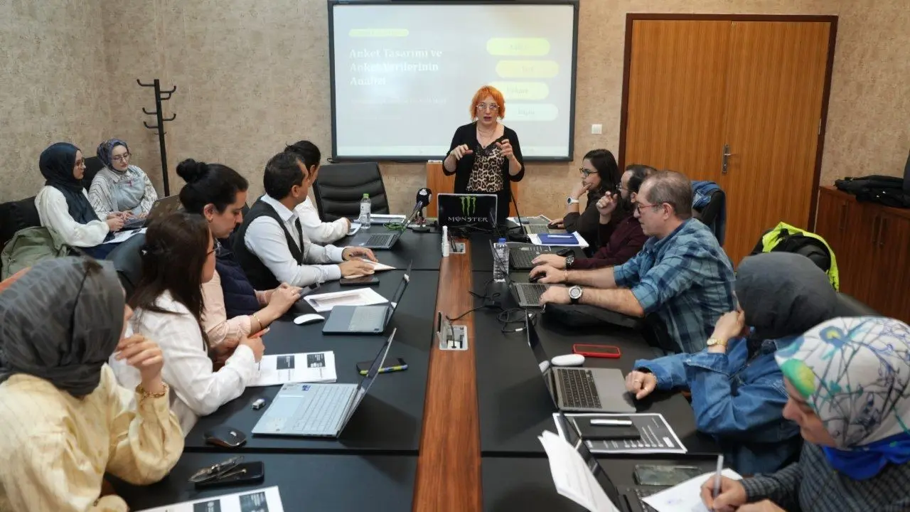 KBÜ’de araştırmacılar için veri analizi eğitimi düzenlendi
