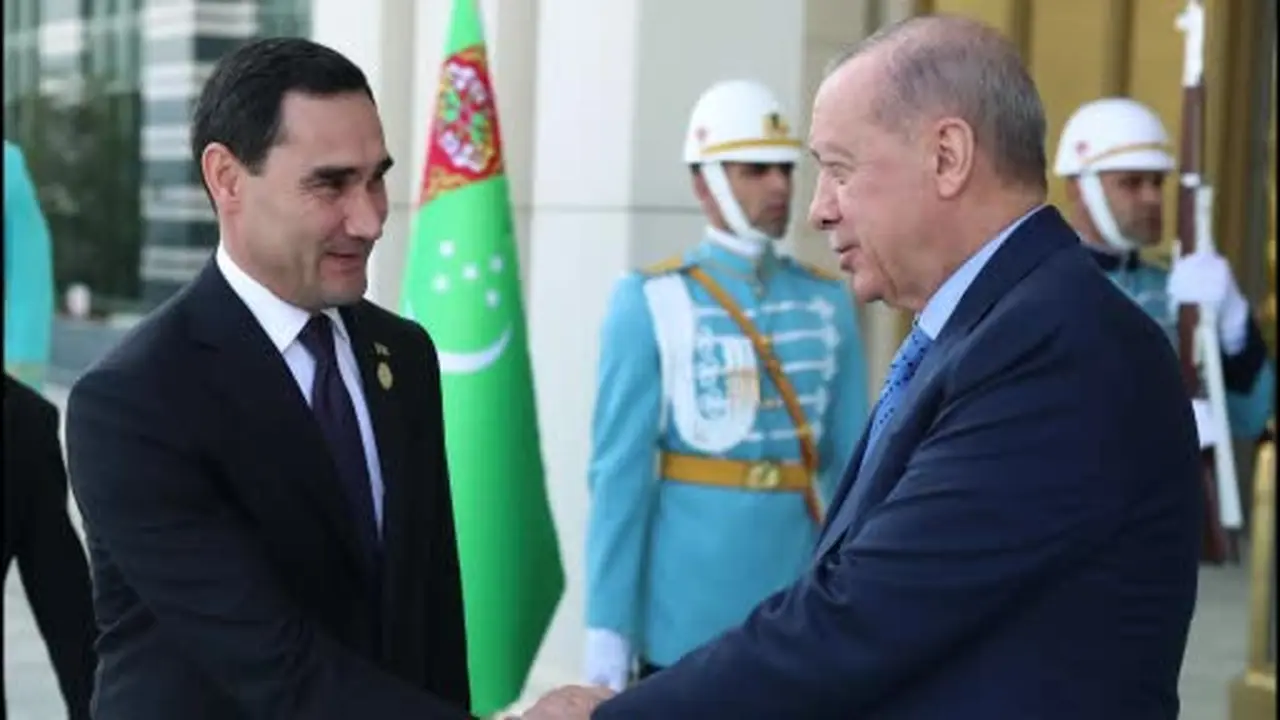 Cumhurbaaşkanı Erdoğan, Türkmenistan Devlet Başkanı Berdimuhammedov bir araya geldi
