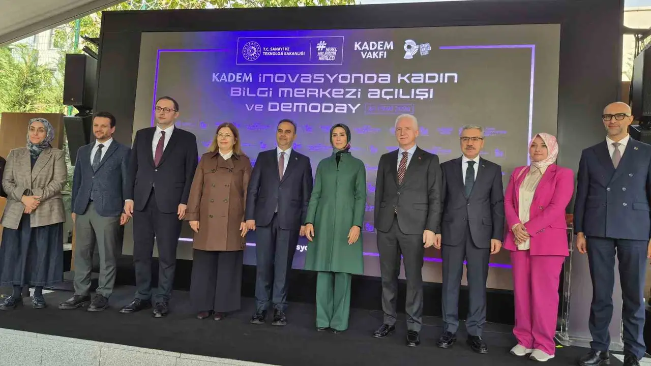 Bakan Kacır: "Kadınların bilimde ve üretimde güçlü bir şekilde yer alması, ülkemizin kalkınmasının temel anahtarıdır"
