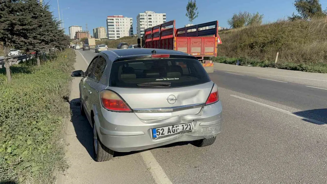 İlkadım’da otomobiller çarpıştı