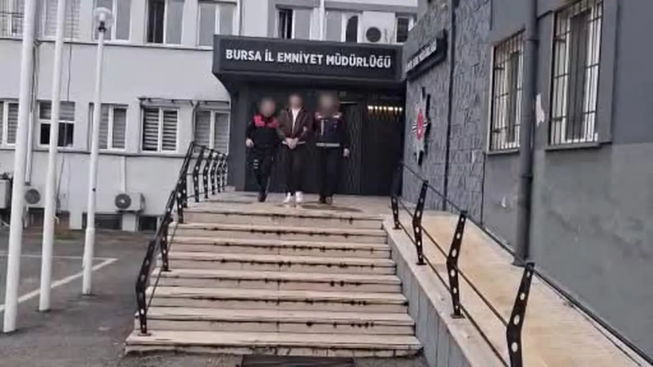 Bursa’da güzellik merkezi üzerinden dolandırıcılık operasyonu: 305 senet ele geçirildi