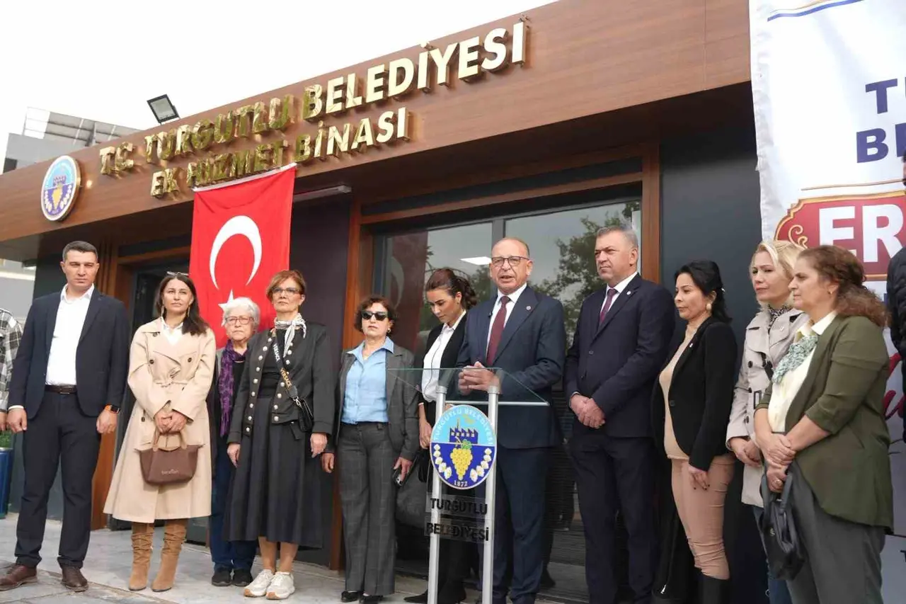 Turgutlu’da belediye hizmeti vatandaşın ayağına geldi