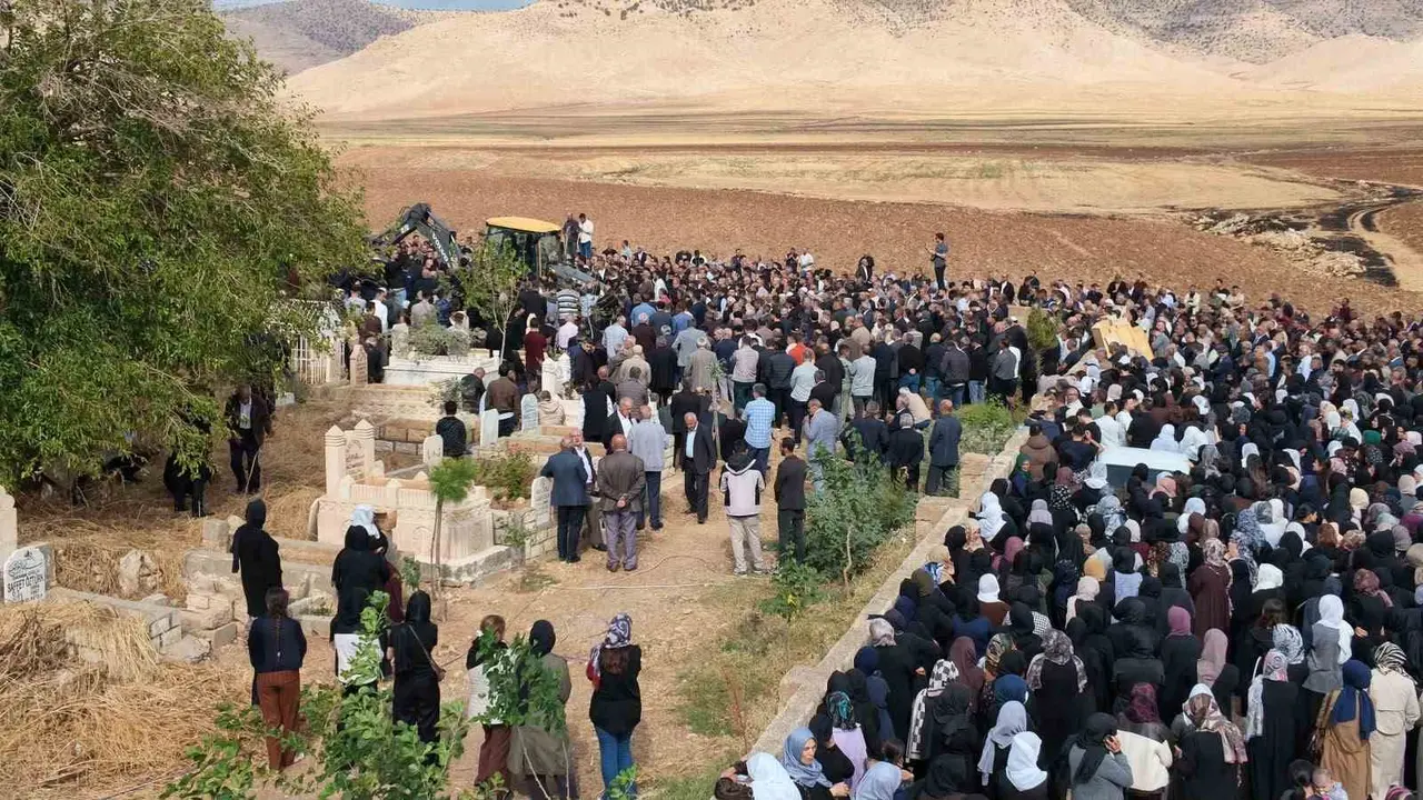 Mardin’deki kazada hayatını kaybeden 6 kişi toprağa verildi