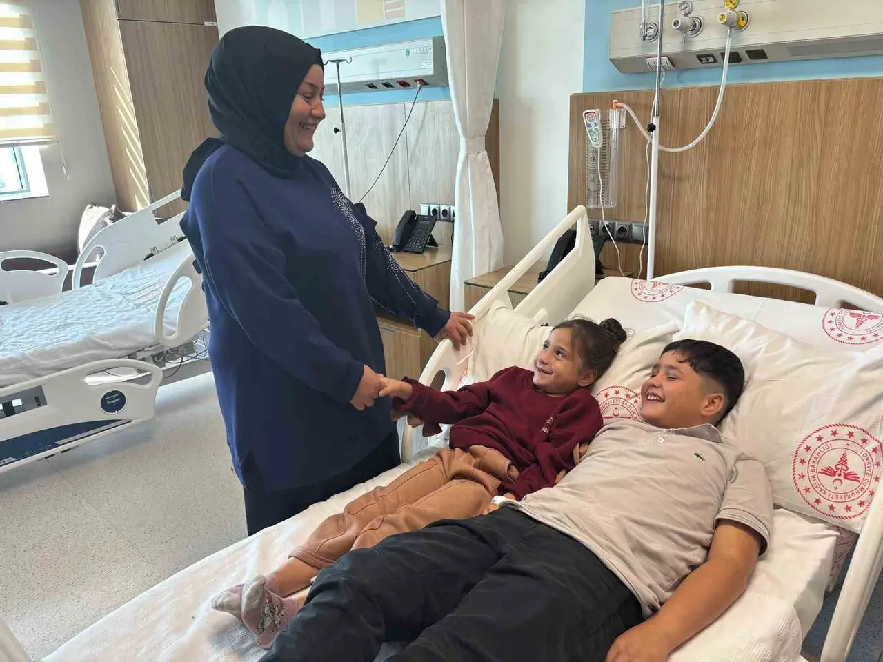 Gaziantep’te iki kardeşin kalbindeki delikler aynı anda yapılan operasyonla kapatıldı