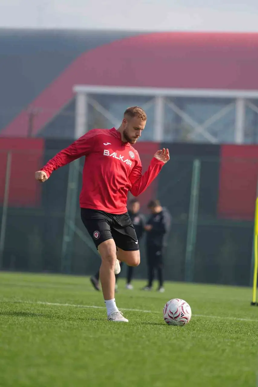 Çorum FK, Erzurumspor FK mesaisini sürdürdü