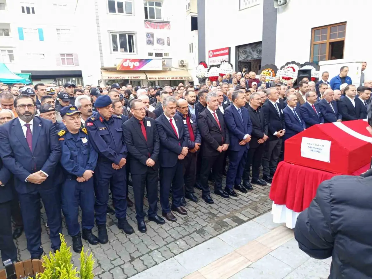 Kalp krizi sonrası hayatını kaybeden polis memuruna son görev