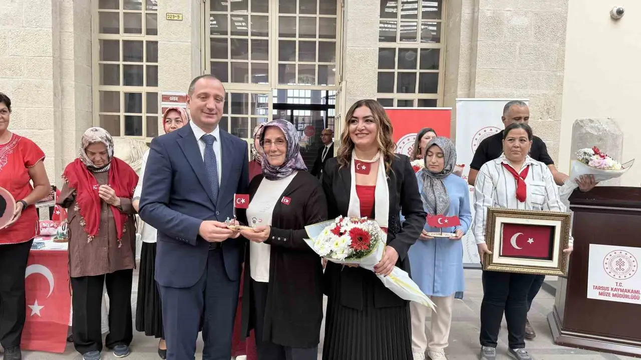Cumhuriyet coşkusu ilmek ilmek işlendi