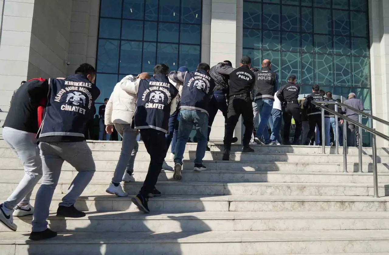 Kırıkkale’de fuhuş ve uyuşturucu operasyonu: 35 gözaltı
