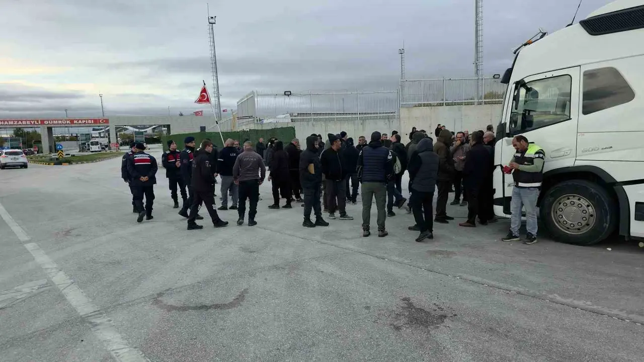 Kapıkule ve Hamzabeyli’de tır şoförleri yaşadıkları mağduriyeti anlattı: "Biz turist değiliz"