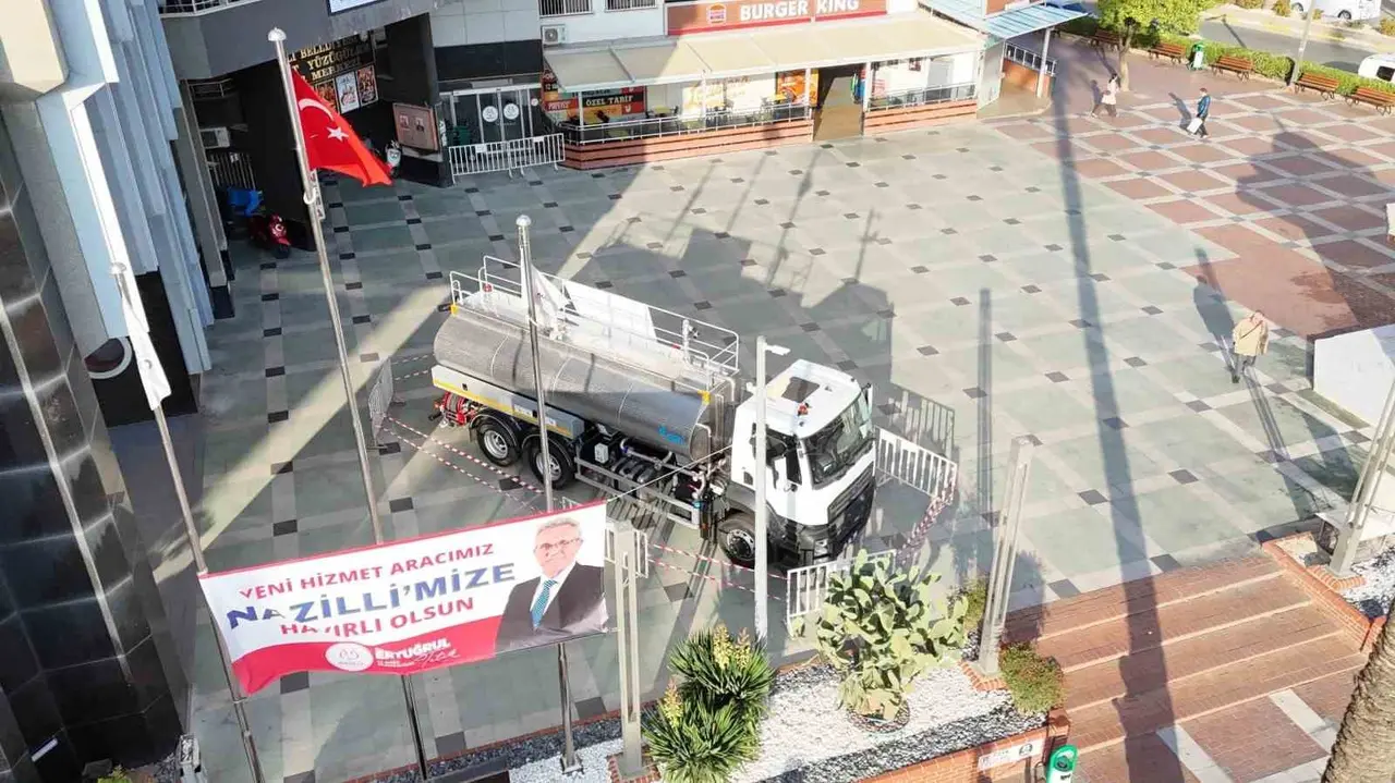 Başkan Tetik, Nazilli’ye 32’inci aracı kazandırdı