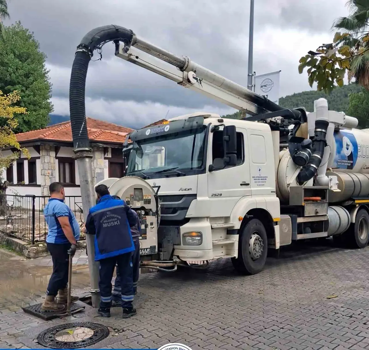 Muğla’da yağış mesaisi: 20 su baskınına müdahale edildi