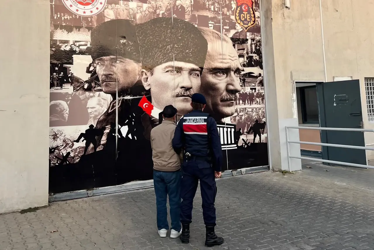 Manisa’da 78 yıl 9 ay hapis cezasıyla aranan şahıs yakalandı