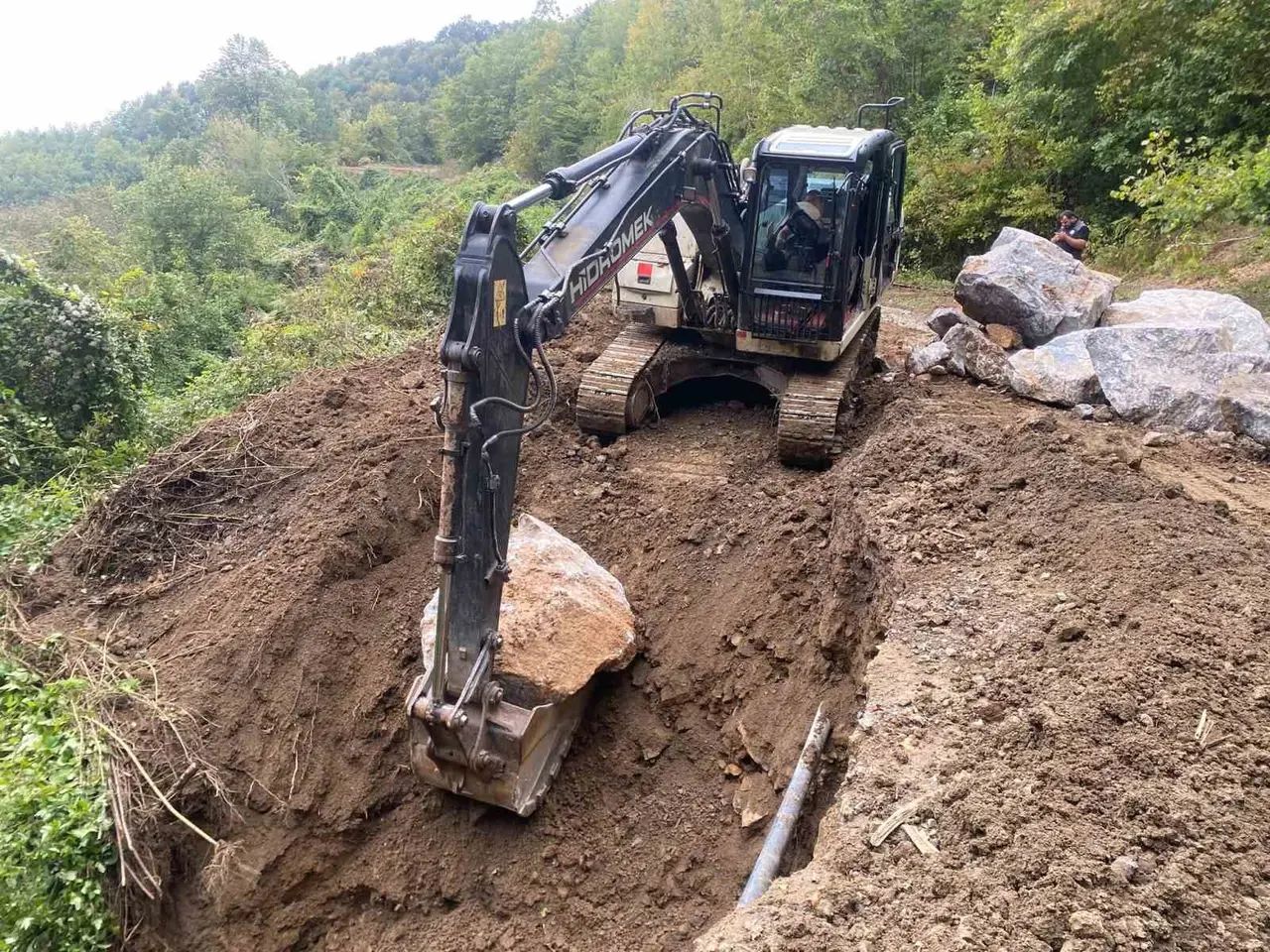 Heyelan bölgesinde yol güvenliği sağlandı