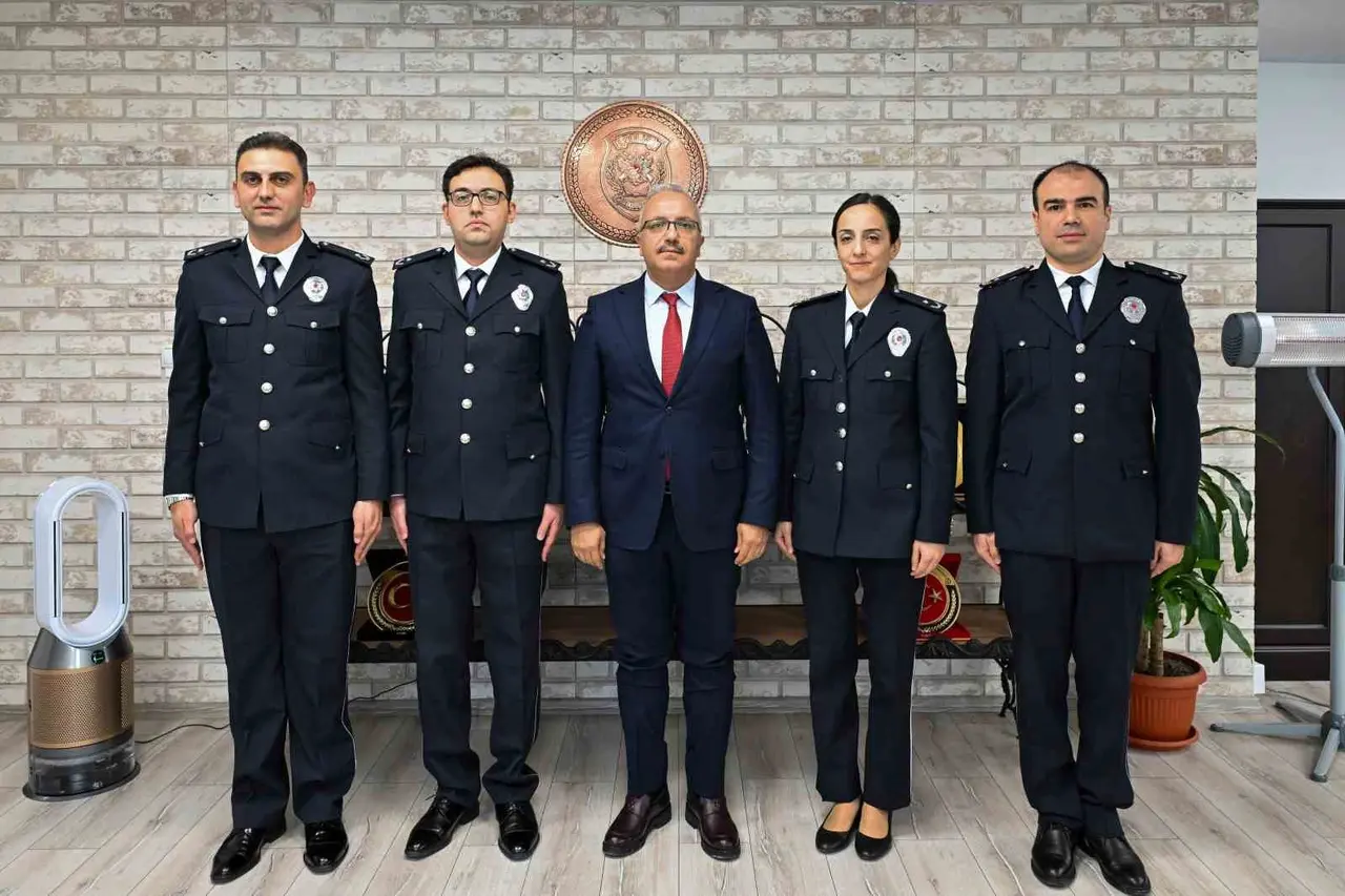 Başkomiserlikten emniyet amirliğine yükseldiler