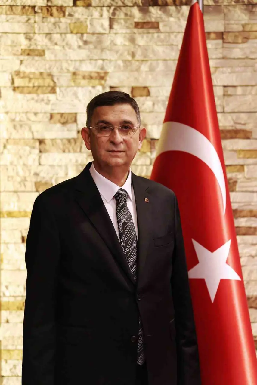 Adnan Ünverdi’den 29 Ekim Cumhuriyet Bayramı mesajı
