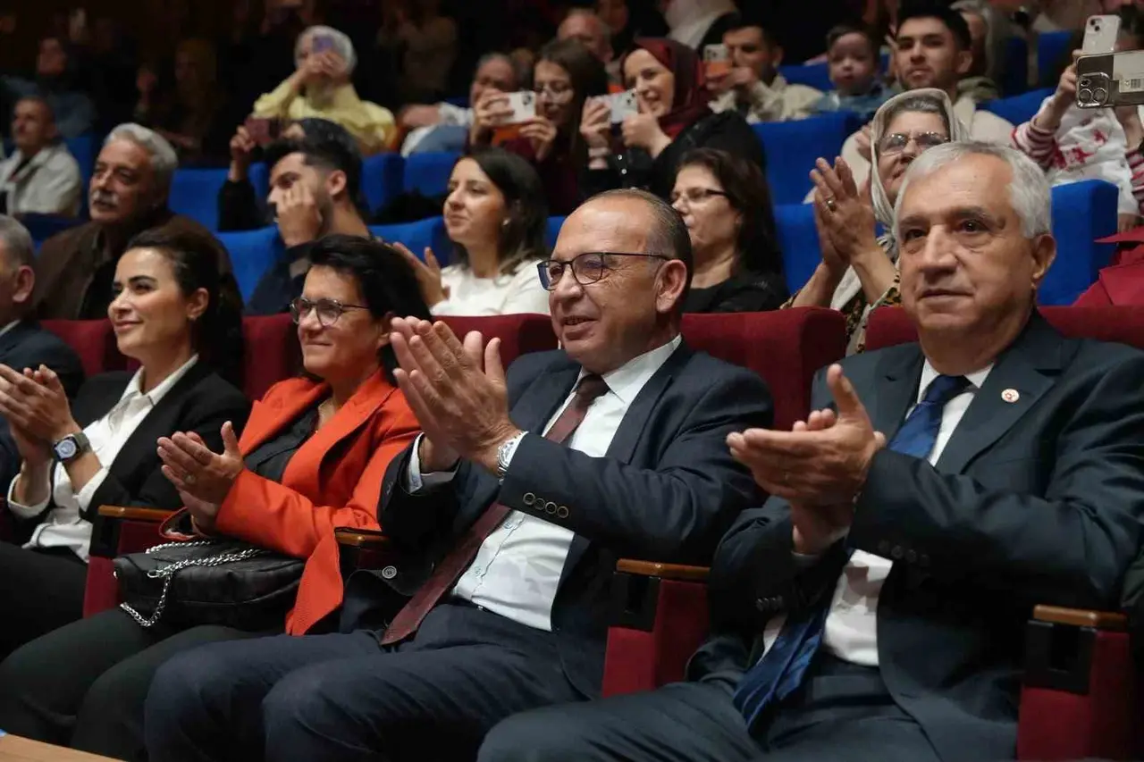 Miniklerden Cumhuriyet Bayramı’na renk katan gösteri
