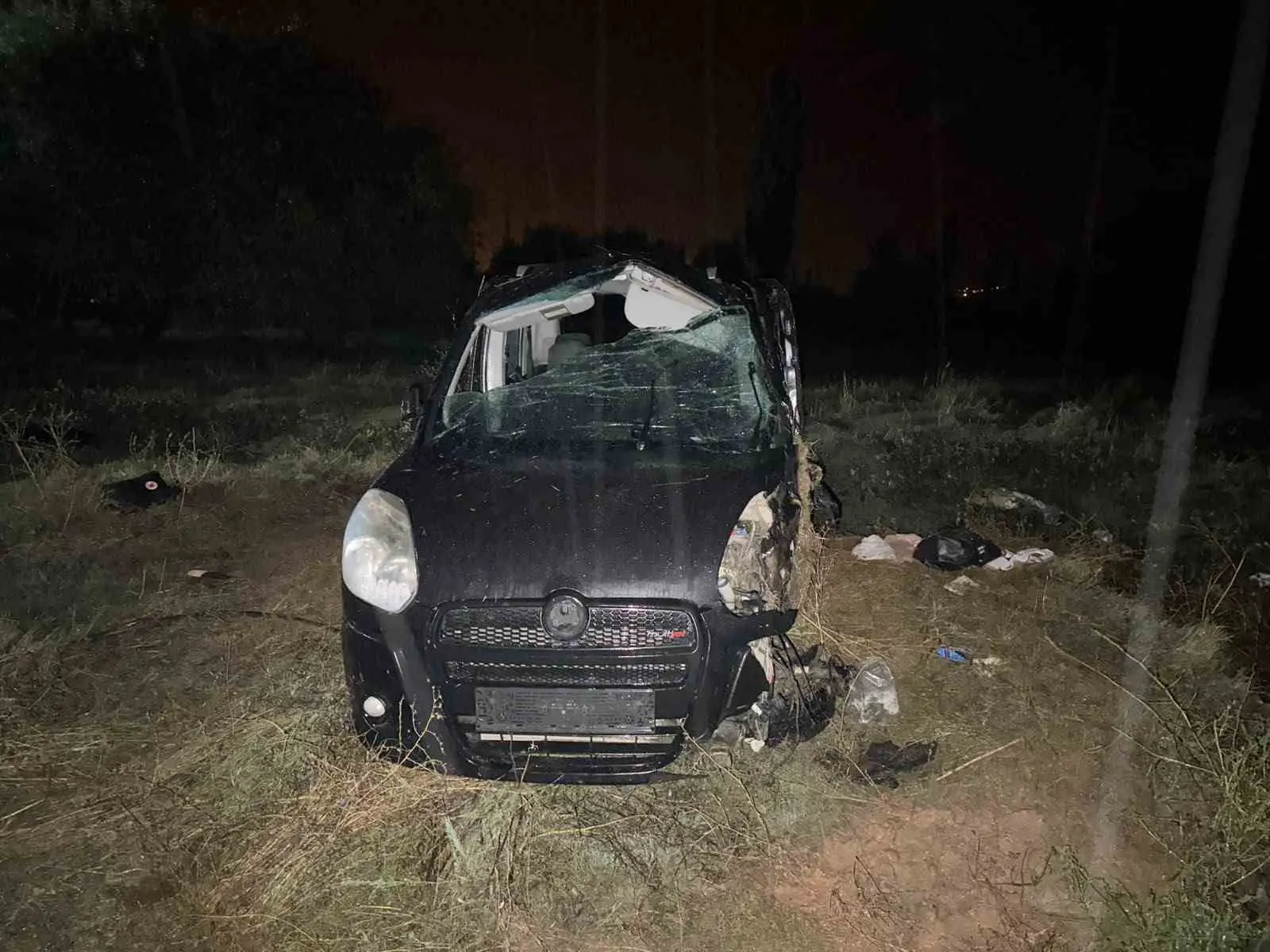 Kırıkkale’de hafif ticari araç takla attı: 1 ölü, 4 yaralı
