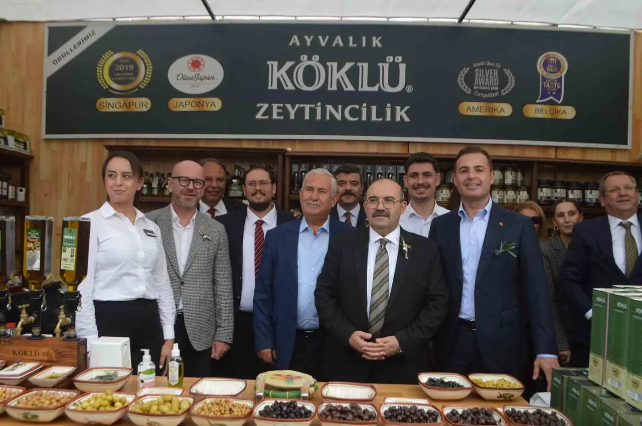 Ayvalık’ta 21. Uluslararası Zeytin Hasat ve Turizm Festivali coşkuyla başladı