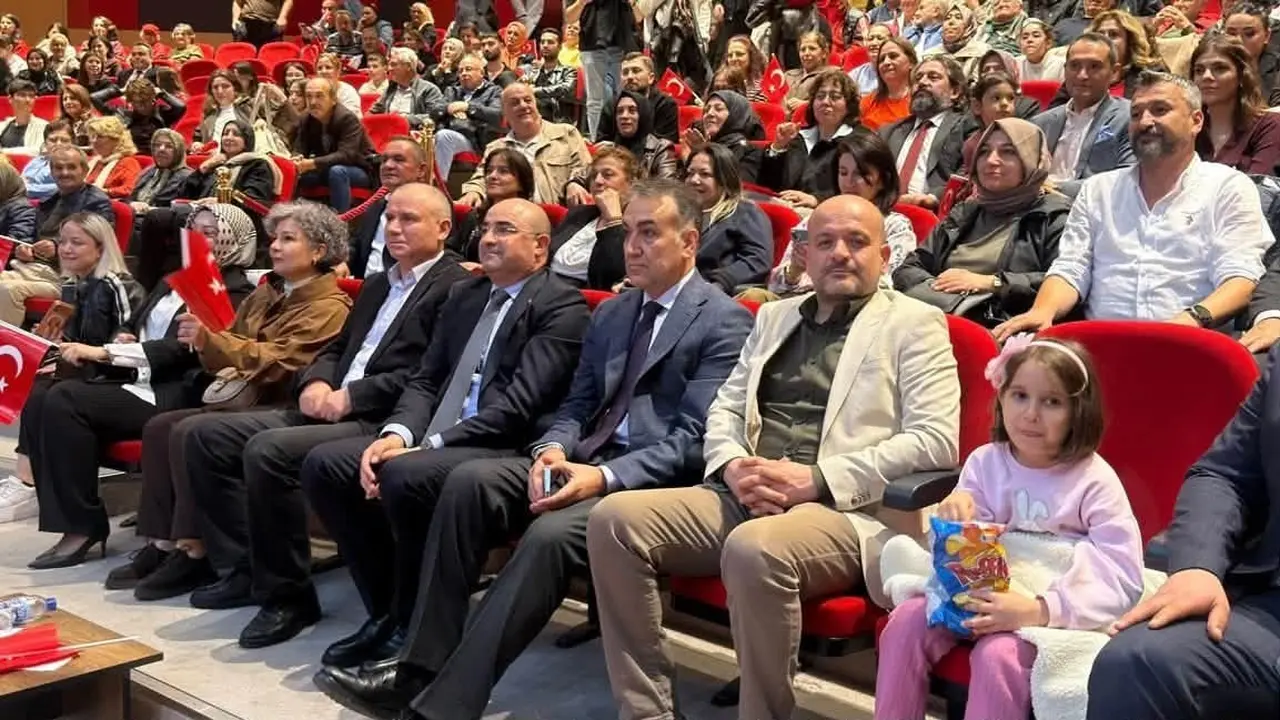"Kurtuluştan Kuruluşa Cumhuriyet" konseri düzenlendi.