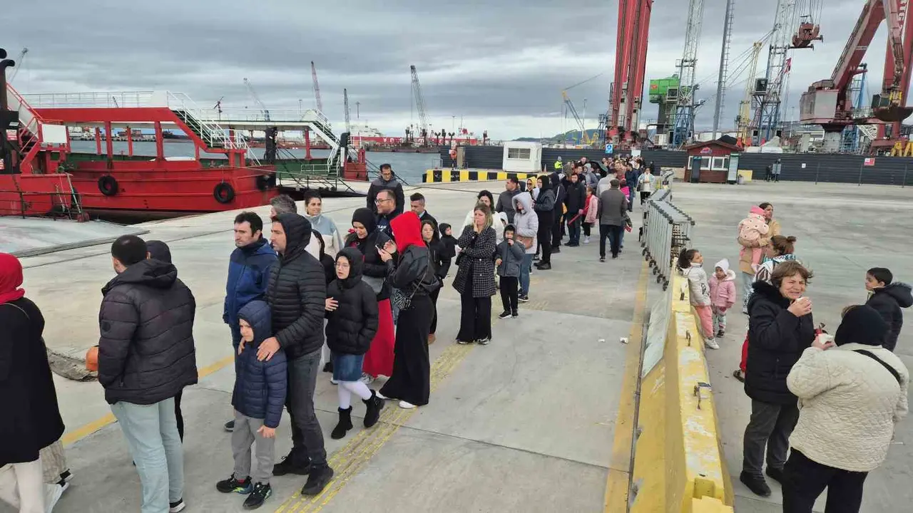 TCG Işın’a 4 bin kişi akın etti