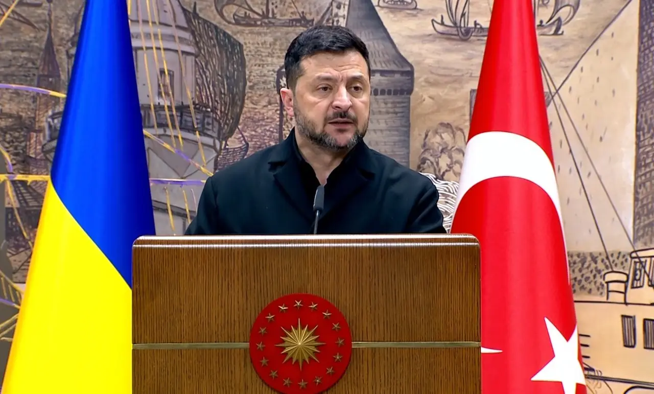 Ukrayna Devlet Başkanı Zelenskiy: "Görüşmelerimizin önemli bir bölümünü Karadeniz ile ilgili konulara, Türkiye ve bölgedeki komşularımızla paylaştığımız bu ortak güvenlik alanına ayırdık"