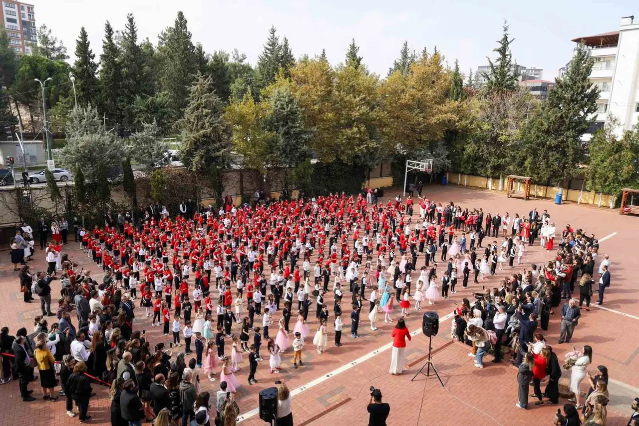 103. yıl gururu GKV’liler kortej ve gösterilerle kutlandı