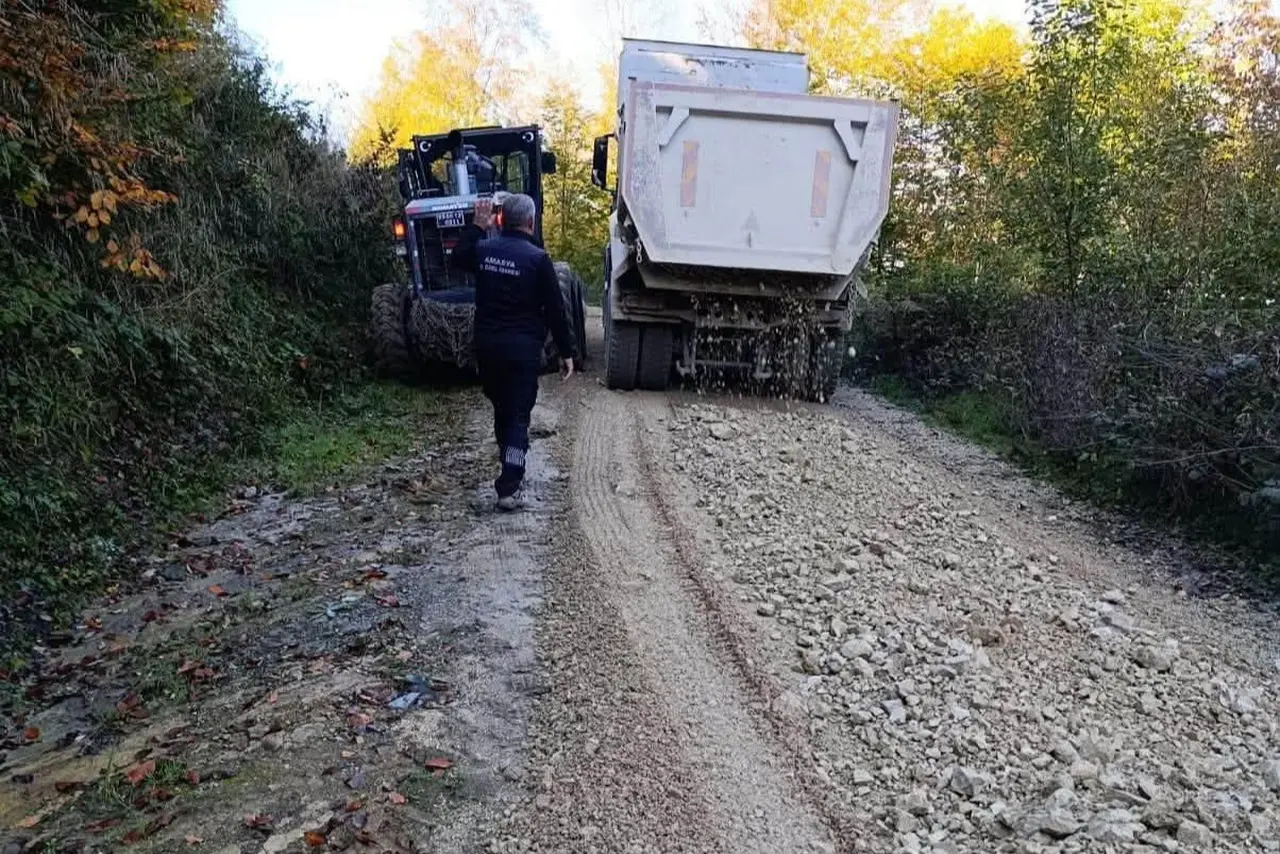 Alçakbel köyünde stabilize yol çalışması tamamlandı