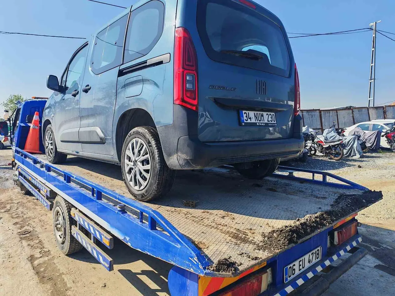 Başakşehir’de trafikte saldırı amacıyla araçtan inen 2 sürücüye 360 bin lira ceza